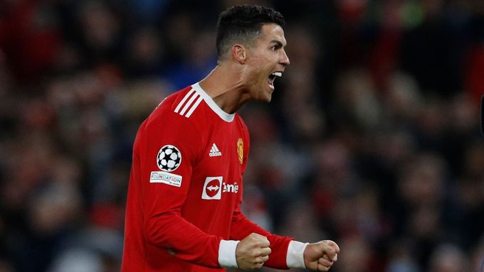 Cristiano Ronaldo v utkání Manchesteru United s Atalantou Bergamo