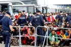 Rakousko chce během příštích tří let vyhostit na padesát tisíc migrantů