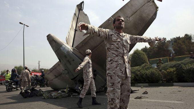 Letadlo dopadlo do ulic Teheránu. Rok 2014