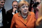 Umí Angela Merkelová ještě vůbec útočit? ptají se Němci. Kancléřku ohrožuje nástup Martina Schulze