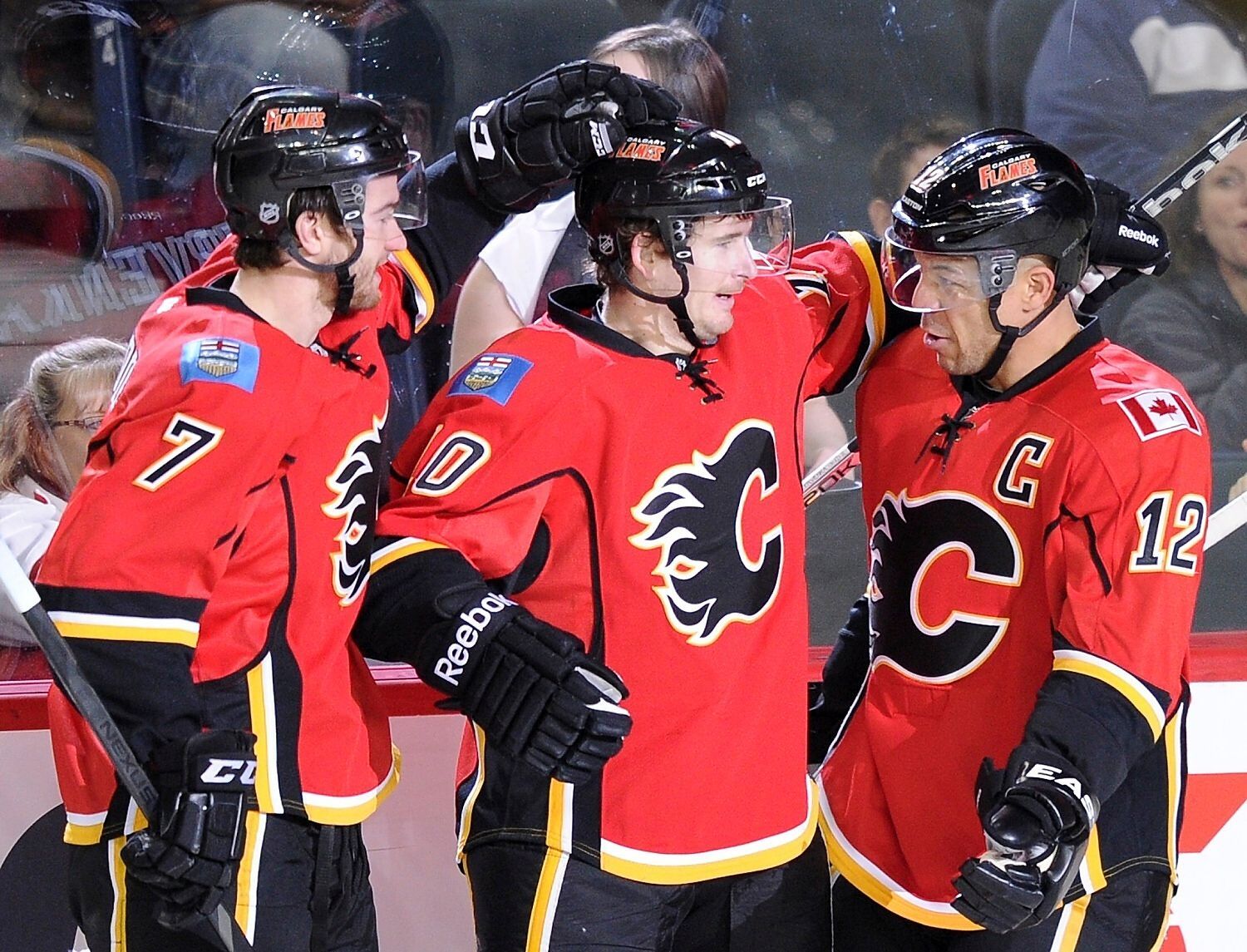 NHL, Calgary Flames: TJ Brodie (7), Roman Červenka (10), Jarome Iginla (12)