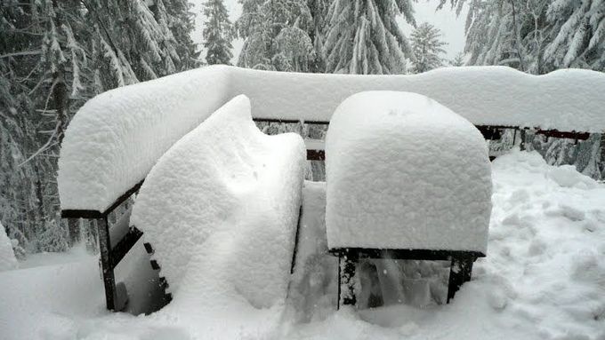 Sněhová záplava v okolí Morávky, okres Frýdek Místek.