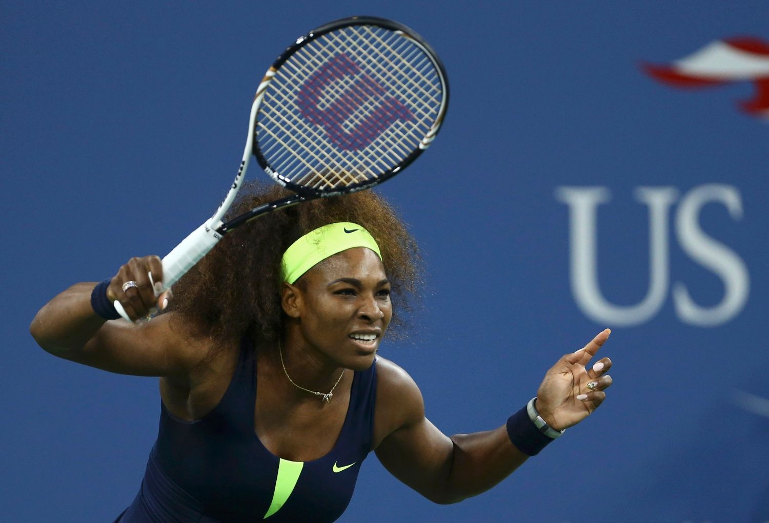Americká tenistka Serena Williamsová v utkání se Srbkou Anou Ivanovičovou ve čtvrtfinále US Open 2012.