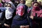 Afghánci vyšli kvůli lynčování nevinné ženy do ulic