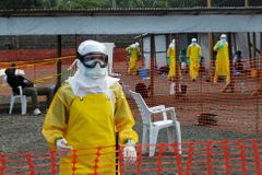 Pomozte Africe s ebolou, žádají premiéra Lékaři bez hranic