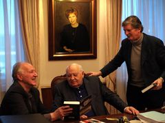 Werner Herzog a Michail Gorbačov při natáčení filmu.