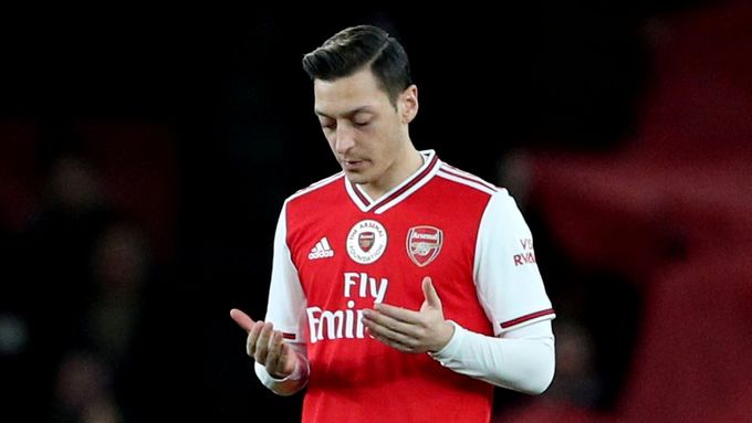Soccer Football - Premier League - Arsenal v Manchester City - Emirates Stadium, London, Britain - December 15, 2019  Arsenal's Mesut Ozil before the match  REUTERS/Hanna