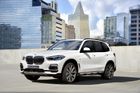 BMW zvládne na dálku donutit hybridy do zásuvky, aby ve městě jely jen na elektřinu