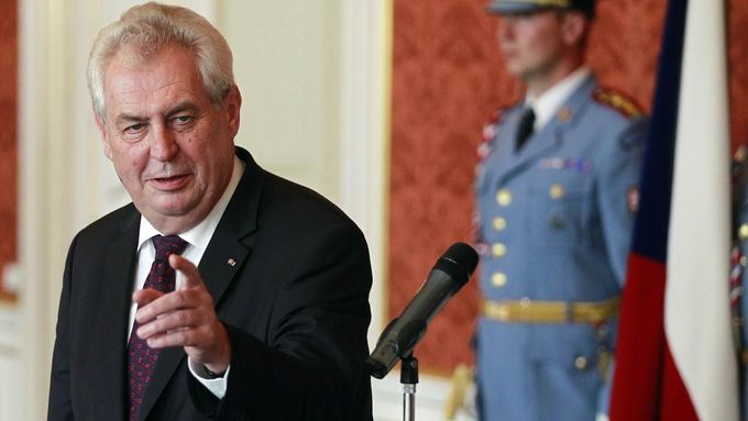 Prezident Miloš Zeman vybudil politiky k úvahám o změně ústavy.