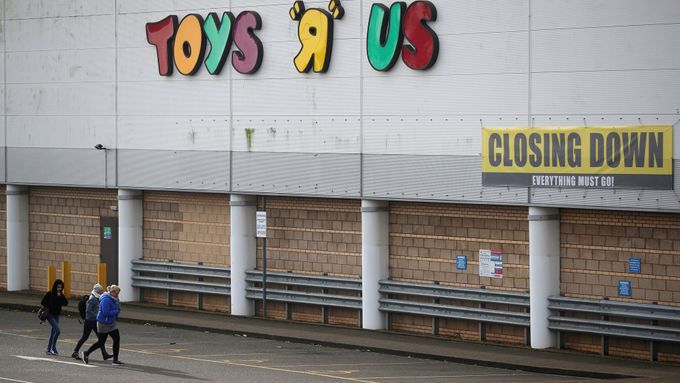 Zavřená prodejna Toys R Us ve Velké Británii.