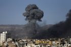 Při úterních náletech v Jemenu zahynulo údajně přes sto civilistů