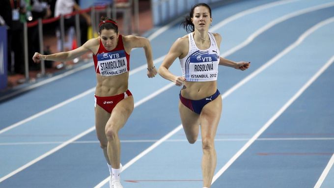 Denisa Rosolová přebírala štafetu na pátém místě, přesto Češky dovedla k bronzovým medailím.