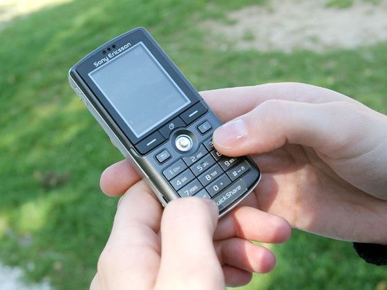 Volá Ivan Horník Mobilní telefon. Ilustrační foto.