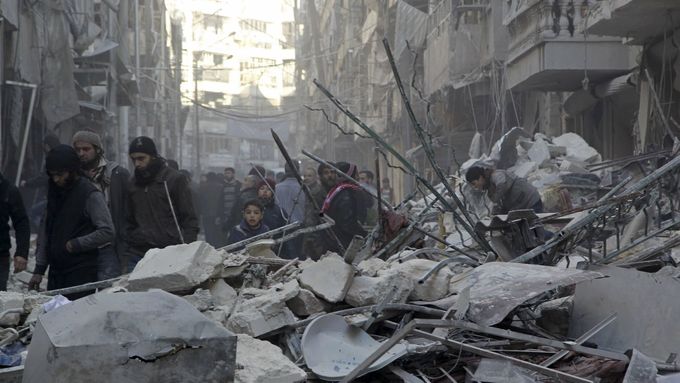 Lidé během bombardování čelí bezprecedentnímu utrpení, jsou shazovány stovky bomb, říká regionální koordinátorka Eleanor McClelland z Člověka v tísni.