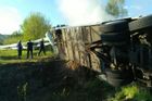 Nehoda autobusu a osobního auta u Kadaně na Chomutovsku.