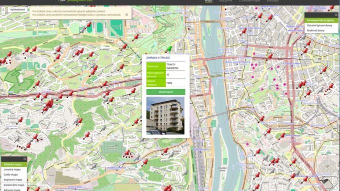 Červené špendlíky značí lokality, ve kterých se nacházejí bytové developerské projekty. Po jejich rozkliknutí lze po zaplacení zjistit, za kolik se tam byty reálně prodaly.