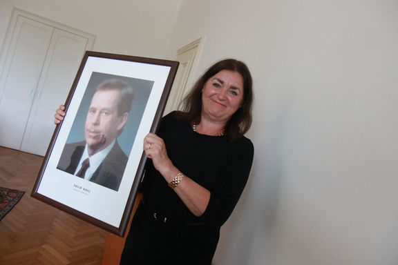 Když přišla Helena Langšádlová do úřadu ministryně pro vědu a výzkum, nechala si do kanceláře pověsit portrét bývalého prezidenta Václava Havla, který jí byl politicky i
