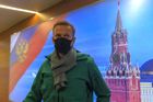 Navalnyj je v nemocnici, jeho spolupracovníci mají vážné obavy o jeho zdraví