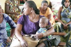 Matky nakažené HIV rodí zdravé děti. Lékaři našli řešení