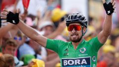 Sagan, trio Ineosu či Ital, který tři roky nevyhrál. To jsou největší boháči na kole