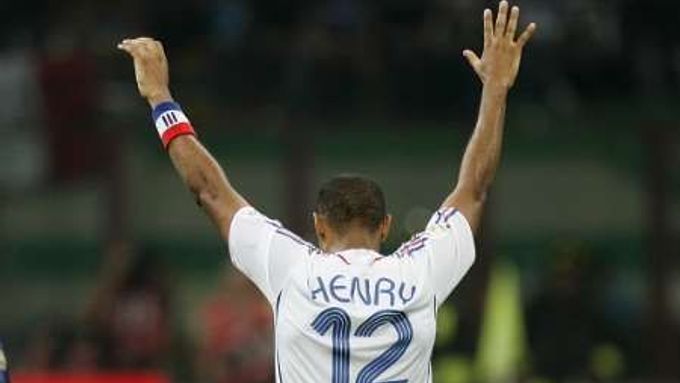 Thierry Henry si domácí utkání proti Skotsku nezahraje