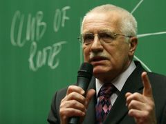 Václav Klaus při besedě na Západočeské univerzitě.