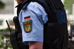 Pět německých policistů je podezřelých ze založení extremistické buňky