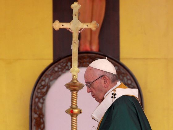 Vos estis lux mundi Papež František během mše v Barmě