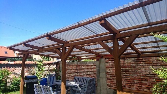 Polykarbonátové trapézové zastřešení