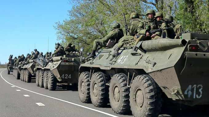 Ruští vojáci na manévrech.