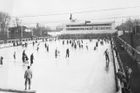 Výstavba započala v roce 1930. Ještě v jeho rozestavěných prostorách se 17. ledna 1931 odehrálo první utkání v ledním hokeji na umělém ledě v tehdejší Československé republice. V listopadu 1932 pak byl za zvuků Smetanovy Libuše oficiálně otevřen.