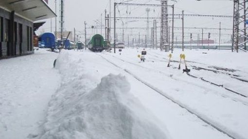 Sníh zastavuje i vlakovou dopravu