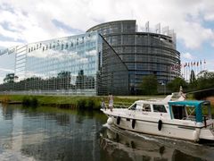 Europoslanci z Německa navrhují, aby stejné léky stály stejně v celé Evropské unii (na snímku budova Evropského parlamentu).