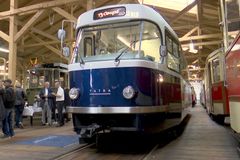 Legendární tramvaj T3 opět vyjela z depa. Má vlastní bar a stojí 7700 korun na hodinu