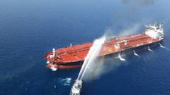 Hořící tanker v Perském zálivu