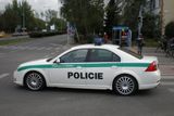 Ford Mondeo. Policie v roce 2004 představila veřejnosti 18 nově zakoupených Fordů Mondeo ST220 (tehdy špičkový model nejen své řady, ale i celého evropského Fordu). Policii a samotné výběrové řízení však tehdy kritizovala média kvůli drahé nadstandardní výbavě.