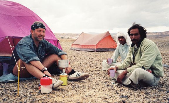Jaromír Míra Červenka s náčelníkem Beduínů v Sinajské poušti, 90. léta