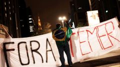 Pryč s Temerem! Demonstrace v Brazílii proti prezidentovi