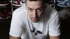 Všichni máte na rukou krev, rapuje Vec ve skladbě, kterou dokončil po smrti Jána Kuciaka