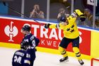 Švédové zvládli v prodloužení severské derby a v semifinále vyzvou Česko
