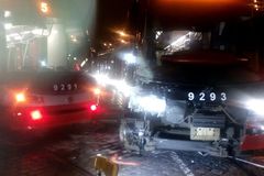 Při nehodě tramvají na Podolském nábřeží se lehce zranilo devět lidí