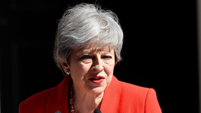 Theresa Mayová oznamuje konec ve funkci premiérky