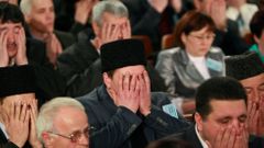Útisk krymských Tatarů nekončí. Jsou to extremisté, rozhodl soud a zakázal jim parlament