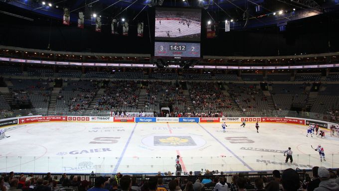 Prohlédněte si fotografie z úvodních zápasů play off hokejové Ligy mistrů, v nichž na svém ledě triumfovali hráči pražské Sparty i Ocelářů Třinec.