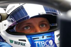 Bottas obhájil vítězství v kvalifikaci na Velkou cenu Rakouska, Hamilton druhý