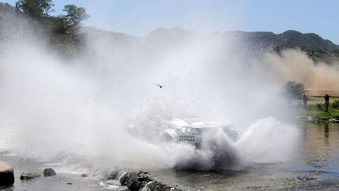 Největším nepřítelem účastníků Rallye Dakar je teď voda.