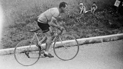 Gino Bartali na trati Gira d'Italia v roce 1952
