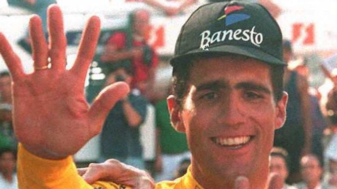 Miguel Indurain v roce 1995 slaví pátý triumf na Tour de France v řadě.
