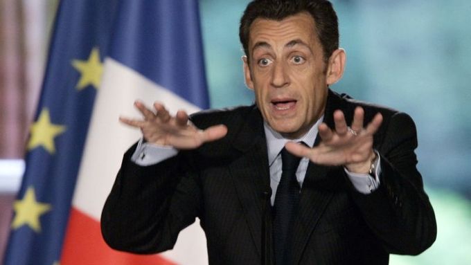 France's President Nicolas Sarkozy delivers his speech on education at the Elysee Palace in Paris on June 2, 2008. REUTERS/Francois Mori/Pool