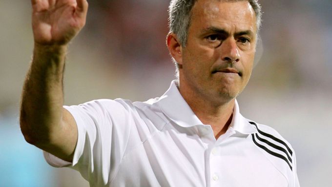 Trenér José Mourinho má i přes neoslnivé výsledky v lize i poháru dále důvěru na lavičce Realu Madrid.